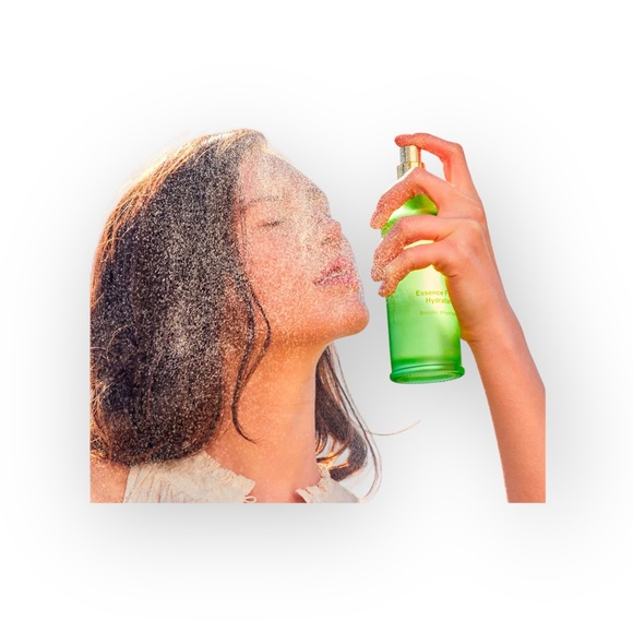 free w/$50 order ⚘ new Tata Harper ⚘ Hydrating Floral Essence Mist ⚘ Travel - Picture 2 of 16